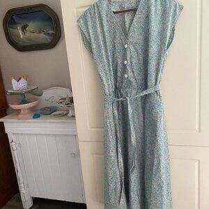 Adorable vintage looking dress size 10/12